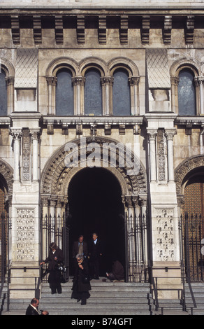 Côté mudéjar entrée de Nuestra Señora de Santa Maria de la cathédrale de la Almudena, Madrid, Espagne Banque D'Images