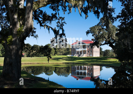 Drayton Hall Plantation House et jardins sur la rivière Ashley près de Charleston, Caroline du Sud, USA Banque D'Images