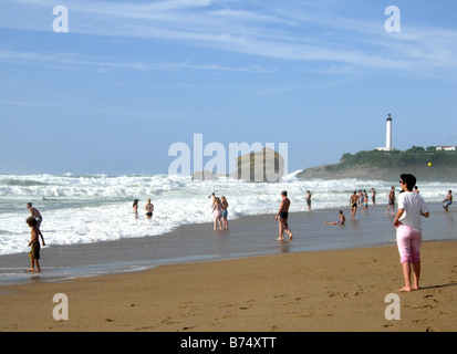 Mer forte signifie qu'il n'y a pas de surf sur la plage de Biarritz, France Banque D'Images