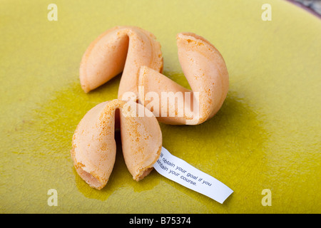 Fortune cookies sur plaque verte Banque D'Images