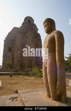 Temple Statue avec en arrière-plan, Teli Ka Mandir, Gwalior, Madhya Pradesh, Inde Banque D'Images