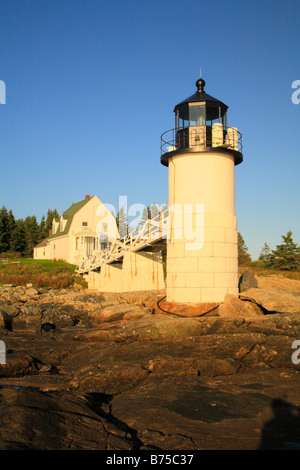 Marshall Point Light au coucher du soleil, Port Clyde, Maine, USA Banque D'Images