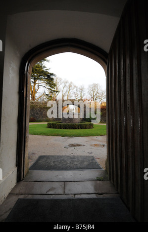 L'entrée de porte et Musée du Château de St Fagans Welsh Life Cardiff South Glamorgan South Wales Banque D'Images