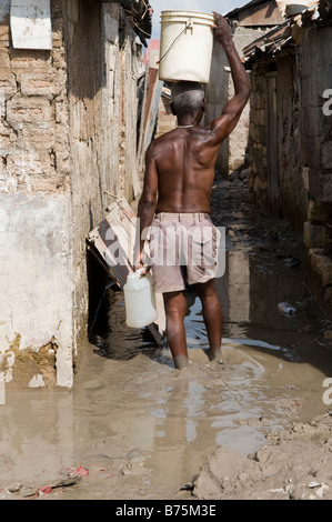 Gonaïves inondée après trois ouragans ont frappé Haïti en août 2008. Banque D'Images