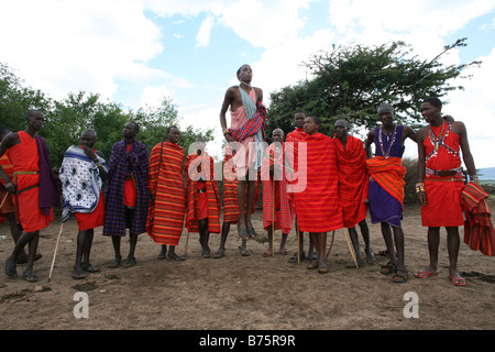 Ngoiroro est un village de 200 habitants appartenant à la tribu Massai Le village jette droit dans la vallée du Rift au sud de Na Banque D'Images