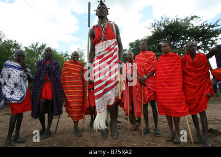 Ngoiroro est un village de 200 habitants appartenant à la tribu Massai Le village jette droit dans la vallée du Rift au sud de Na Banque D'Images