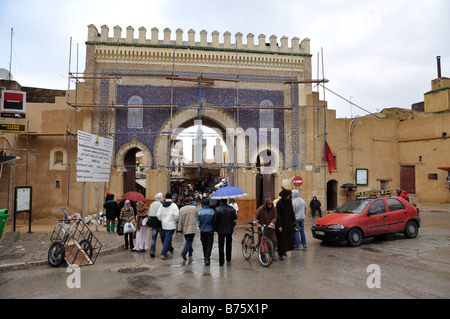 La Porte Bab Boujeloud à Fes, Maroc Banque D'Images