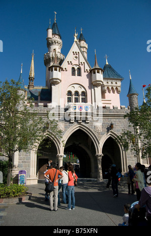 Château de La Belle au bois dormant, Fantasyland, Hong Kong Disneyland Resort, l'île de Lantau, Hong Kong, République populaire de Chine Banque D'Images