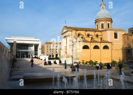 Museo dell'Ara Pacis Augustea et San Carlo al Corso église à Piazza Augusto Imperatore dans centro storico Rome Italie Europe Banque D'Images