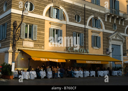 Salon de thé et restaurant Canova à Piazza del Popolo à Rome centro storico Italie Europe Banque D'Images