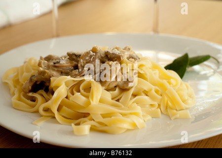 Tagliatelle ai funghi. Banque D'Images