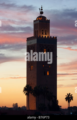 La Mosquée Koutoubia à Marrakech Maroc au coucher du soleil Banque D'Images