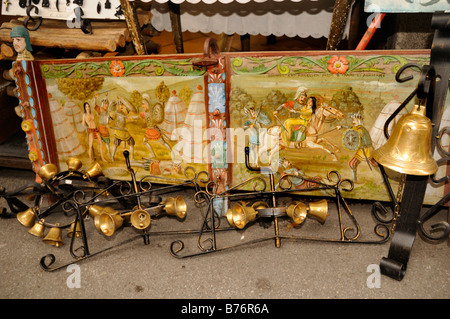 Cadre de bois peint panier utilisé à des processions en magasin à Taormina en Sicile Banque D'Images