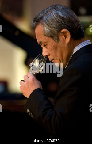 Scotch Malt Whisky Society whisky tasting event, Tokyo, Japon. Banque D'Images