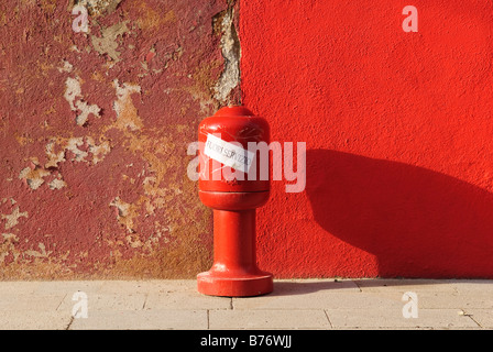 Poteau incendie hors service, l'île de Burano Italie Venise Banque D'Images