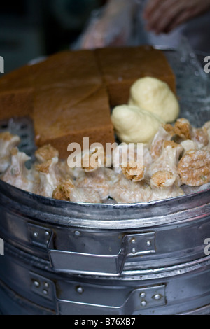 Il s'agit d'un petit-déjeuner typiquement chinois, la nourriture qui est servie dans les rues toute la Chine chaque matin pour 1 dollar des États-Unis Vous pouvez obtenir Banque D'Images