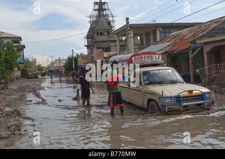 Gonaïves inondée après trois ouragans ont frappé Haïti en août 2008. Banque D'Images