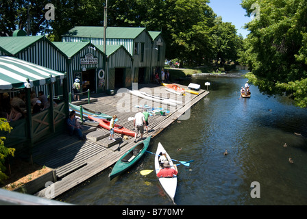 Navigation de plaisance sur la rivière Avon, Antigua-Boatsheds, Cambridge Terrace, Christchurch, Canterbury, Nouvelle-Zélande Banque D'Images