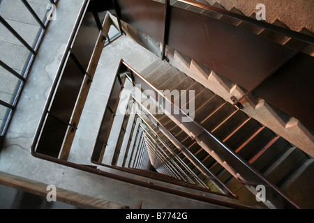 Escalier, 39 étages de profondeur, au coucher du soleil Banque D'Images