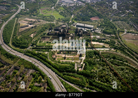 Photo aérienne, parc paysager Nord, industrial museum, autoroute A24, Duisburg, Ruhr, Rhénanie du Nord-Westphalie, Allemagne, Euro Banque D'Images