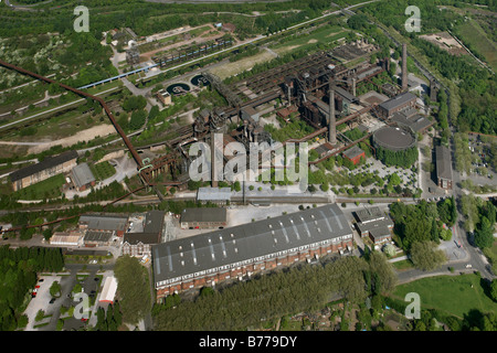 Photo aérienne, parc paysager Nord, industrial museum, autoroute A24, Duisburg, Ruhr, Rhénanie du Nord-Westphalie, Allemagne, Euro Banque D'Images