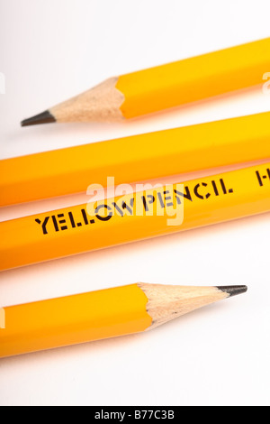 Sharp crayons crayon jaune jaune avec texte Crayon Banque D'Images