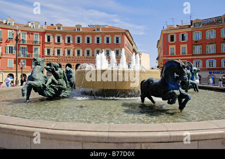 Fontaine de la Place Massena, Nice, Alpes-Maritimes, Provence-Alpes-Côte d'Azur, le sud de la France, France, Europe Banque D'Images