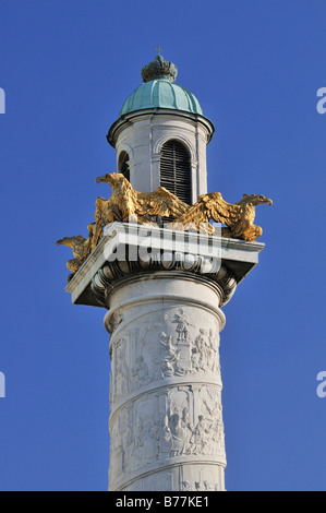 La colonne sculptée de scènes bibliques, l'église de Saint Charles, Karlskirche, Vienne, Autriche, Europe Banque D'Images