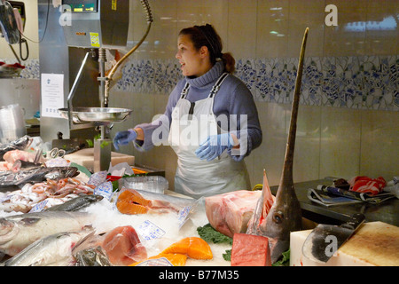 Marché couvert juste à côté de La Rambla de Barcelone, rue haute Banque D'Images