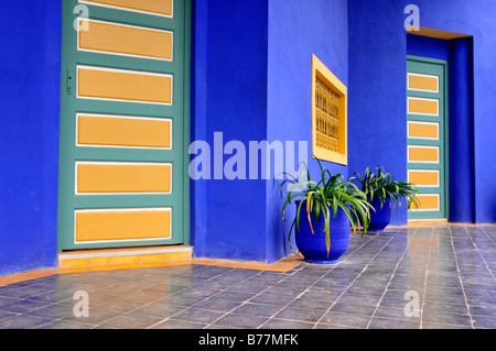 Entrée du studio du peintre français Jacques Majorelle, 1886-1962, dans le Jardin Majorelle, Marrakech, Maroc, Afrique Banque D'Images