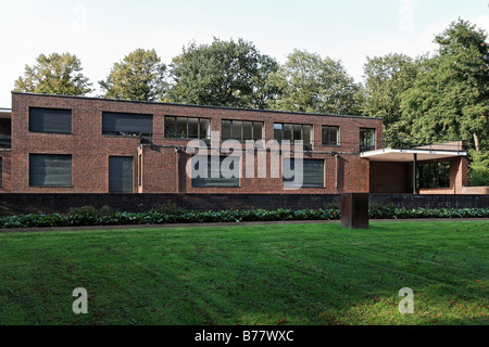 Musée Haus Lange, faisant face au jardin, la villa de l'architecte Mies van der Rohe, Krefeld, Rhénanie du Nord-Westphalie, Allemagne, Banque D'Images