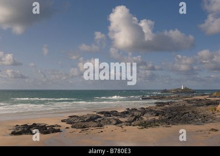 Le phare de Godrevy, Cornwall et la plage Banque D'Images