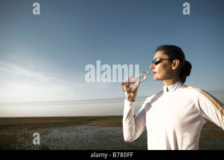 Coureuse dans les Everglades, l'eau potable, le mode de vie portrait. Banque D'Images