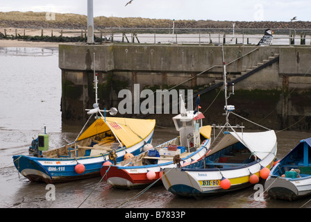 Bateaux amarrés dans le port de l'Amblève, Northumberland Banque D'Images