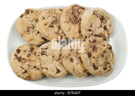 De délicieux cookies aux pépites de chocolat isolé sur fond blanc Banque D'Images