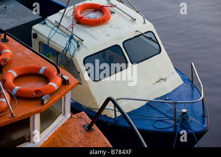 L'Angleterre, Tyne et Wear, Newcastle upon Tyne. Détail de bateaux amarrés sur le fleuve Tyne. Banque D'Images