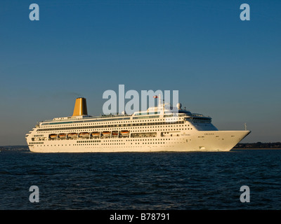 P & O cruise ship Oriana quitter Southampton UK Banque D'Images