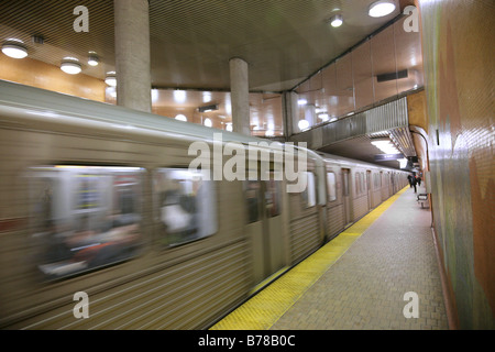 Métro station laissant Banque D'Images