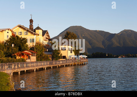 Le lac Tegernsee, village de montagne Wallberg et Tegernsee, Bavière, Allemagne, Europe Banque D'Images