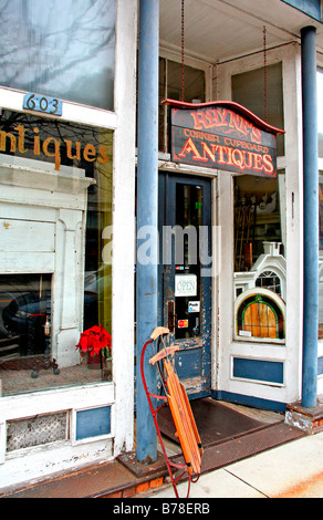 Magasin d'antiquités rue Elm Greensboro en Caroline du Nord Banque D'Images