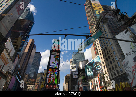 Les bâtiments de grande hauteur sur Times Square et Broadway, New York, USA Banque D'Images