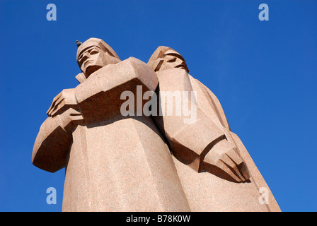 Monument en l'honneur des tirailleurs lettons au Strelnieku laukums square dans le centre-ville historique, Riga, Riga, Lettonie, Banque D'Images