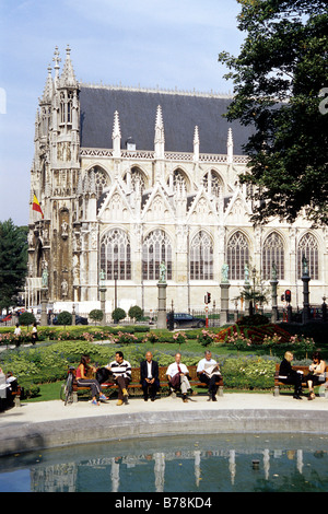 Église Notre Dame du Sablon Sablon, Kerk, petit parc avec un étang, Place du Petit Sablon, Bruxelles, Belgique, Benelux, Europe Banque D'Images