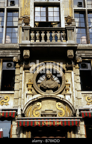 La Calouppe d ou, café restaurant, De Gulden Boot, façade ornementale, maison de style baroque à la Grand Place, Bruxelles, Belgique, Benel Banque D'Images