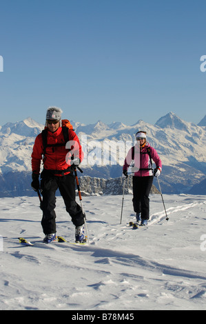 Ski Montagne grimpeurs, les Diableretes, domaine skiable Glacier 3000, Gstaad, à l'ouest des Alpes, haut pays Bernois, Suisse, Europe Banque D'Images