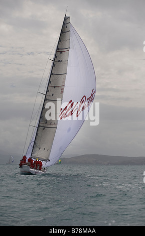 Bob Oatley's yacht racing Wild Oats navigue dans l'Audi Hamilton Island Race Week Banque D'Images