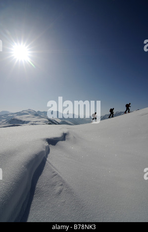 Les randonneurs à ski sur une randonnée sur la montagne de Joel et monter, Laempersberg Wildschoenau, Tyrol, Autriche, Europe Banque D'Images