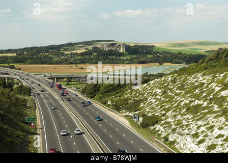 Lancing College, rivière Adur et une partie de l'A27 / A283 informatisé (Shoreham flyover), Sussex de l'Ouest. Banque D'Images