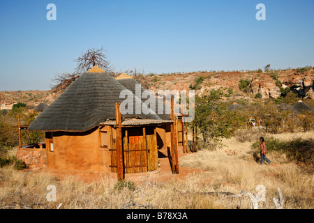 Dans le chaume rondawels camp Leokwe dans le Parc National de Mapungubwe Banque D'Images