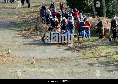 1930 Austin Sports Riley 1093cc CSECC Nouvelle Année tests de conduite Brooklands Janvier 2009 Banque D'Images